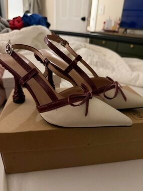 Women's Pointed Toe Slingback Heels in Cream and Burgundy